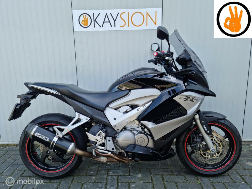 Hele strakke Honda VFR 800X Crossrunner C-ABS (bj 2012) VFR, Motoren, Motoren | Honda, LED Verlichting, 782 cc, Bedrijf, Meer dan 35 kW