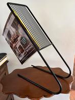 Vloer tijdschriften houder design zwart metaal, Ophalen of Verzenden, Zo goed als nieuw