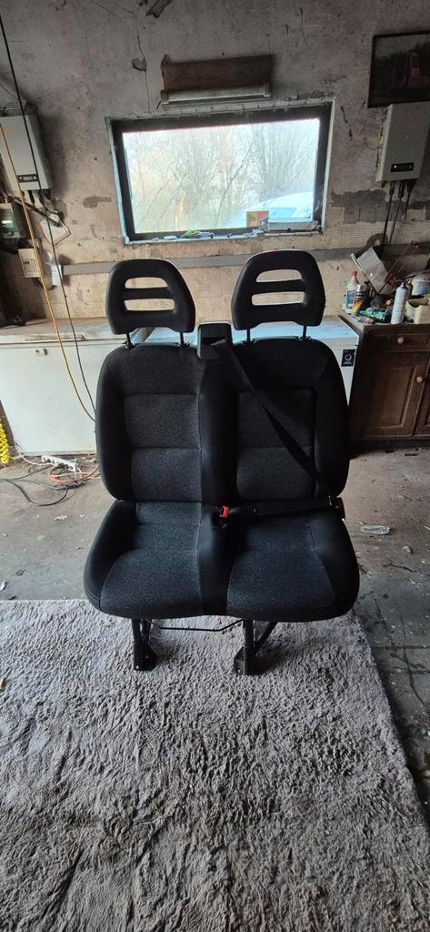 Dubbele bank met hoofdsteunen en gordels, Auto-onderdelen, Interieur en Bekleding, Citroën, Fiat, Peugeot, Ophalen of Verzenden