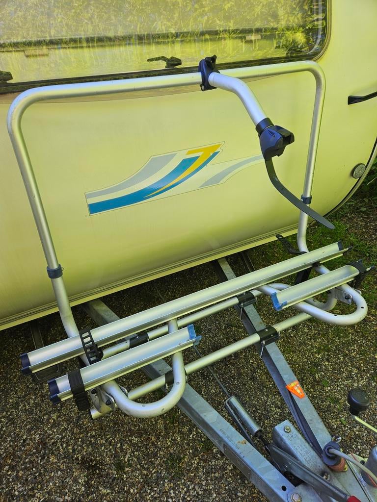 Fietsendrager voor 2 fietsen op de dissel van de caravan, Ophalen, Trekhaakdrager