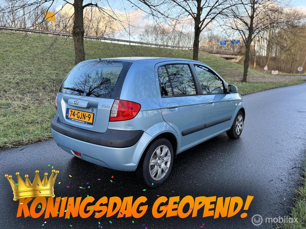 Hyundai Getz 1.4i Active Joy*APK 01/27*PARKEERSENSOR*AIRCO, Auto's, Hyundai, Zwart, 4 cilinders, Blauw, Origineel Nederlands