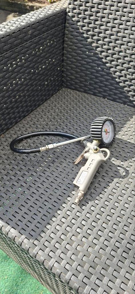 Bandenspanningsmeter met manometer en blaaspistool, Ophalen of Verzenden