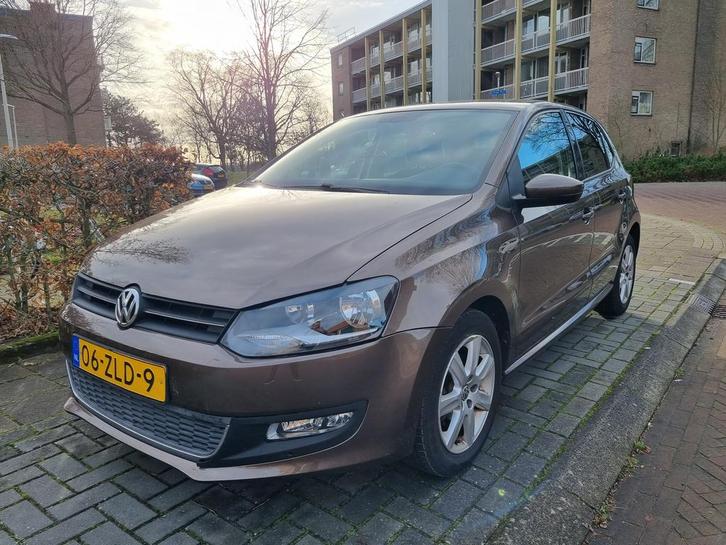 Volkswagen Polo 1.2 TSI 66KW 2013 Bruin, Auto's, Volkswagen, Particulier, Polo, Alarm, Bluetooth, Centrale vergrendeling, Climate control