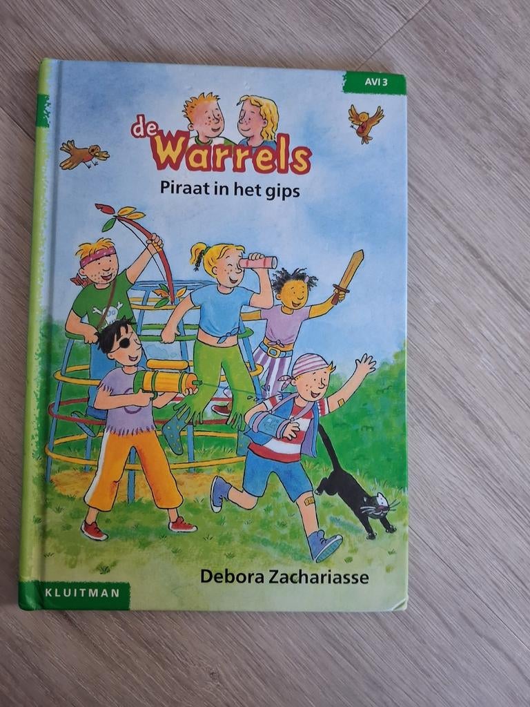 De Warrels: Piraat in het gips - Debora Zachariasse, Ophalen of Verzenden, Zo goed als nieuw, Debora Zachariasse, Fictie algemeen