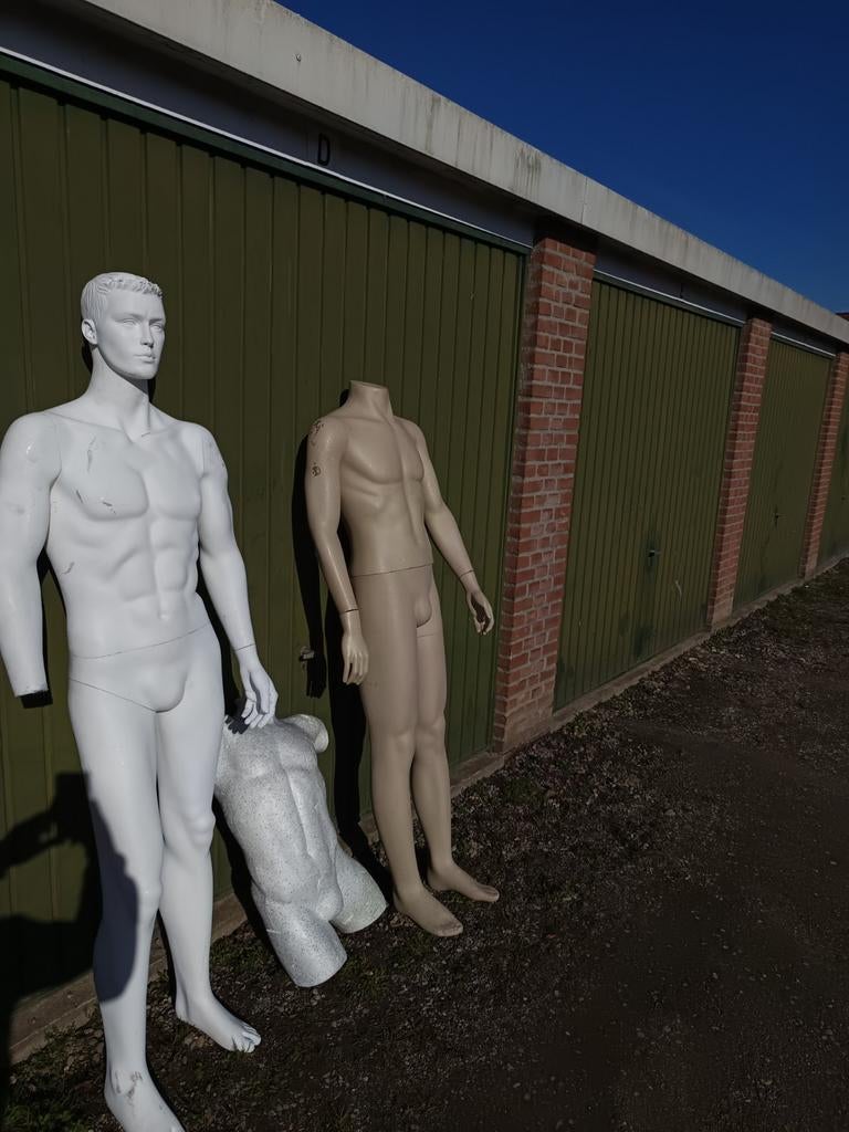Set van beschadigde maar functionele paspoppen, Ophalen