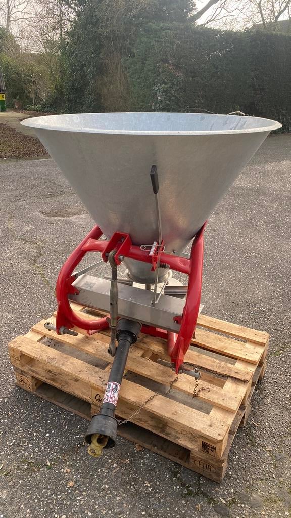 Strooier kunstmest, Tuin en Terras, Gras en Kunstgras, Ophalen of Verzenden, Zo goed als nieuw, 20 m² of meer, Gras