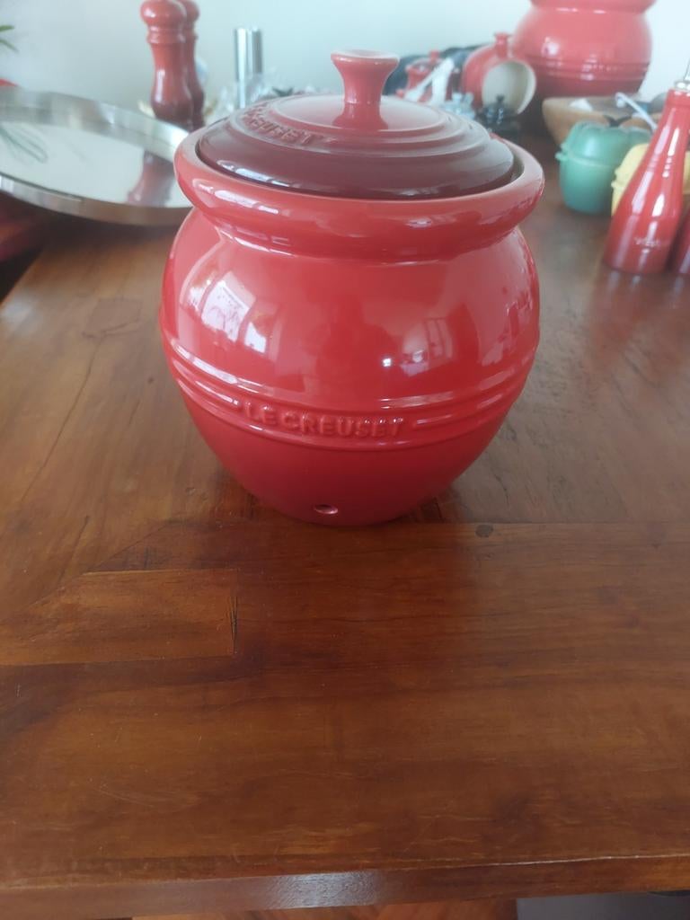 Le Creuset Uienpot cerise, Huis en Inrichting, Le Creuset, Gebruikt, Ophalen of Verzenden, Voorraadpot
