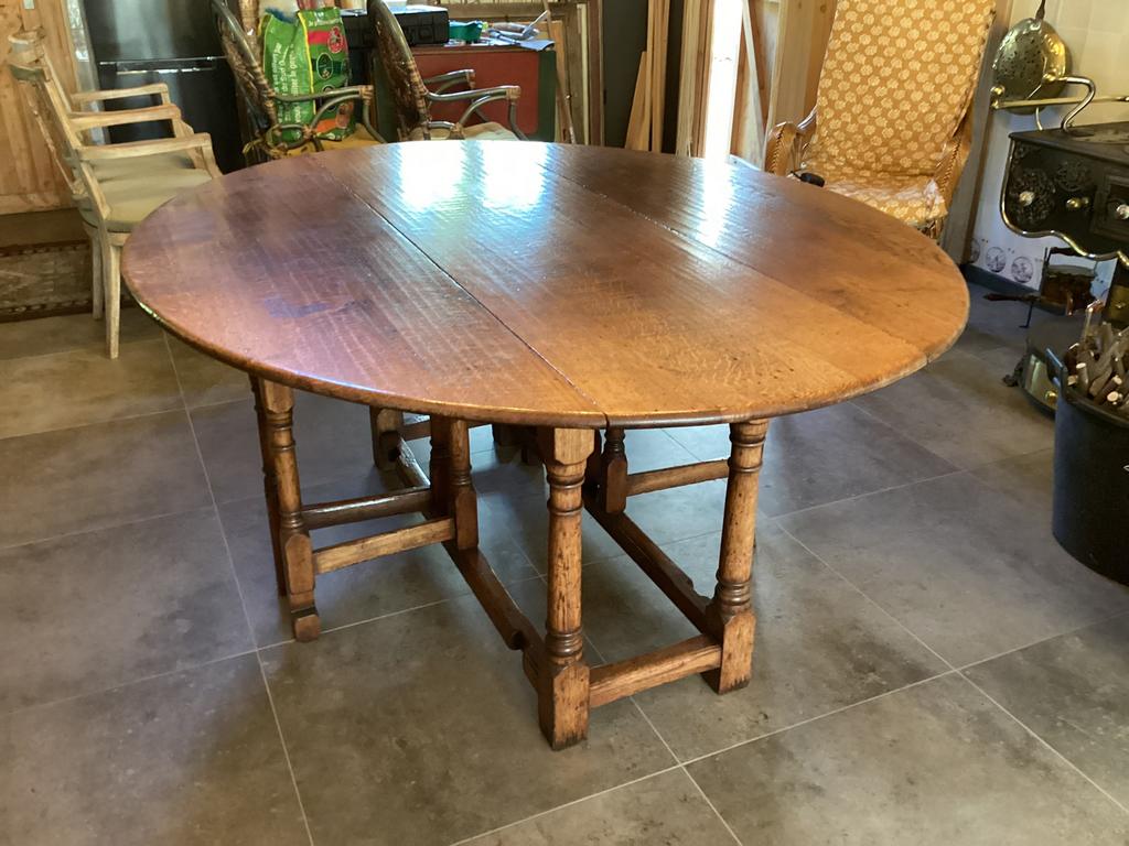 antieke hangoortafel groot formaat., Ophalen, Eikenhout