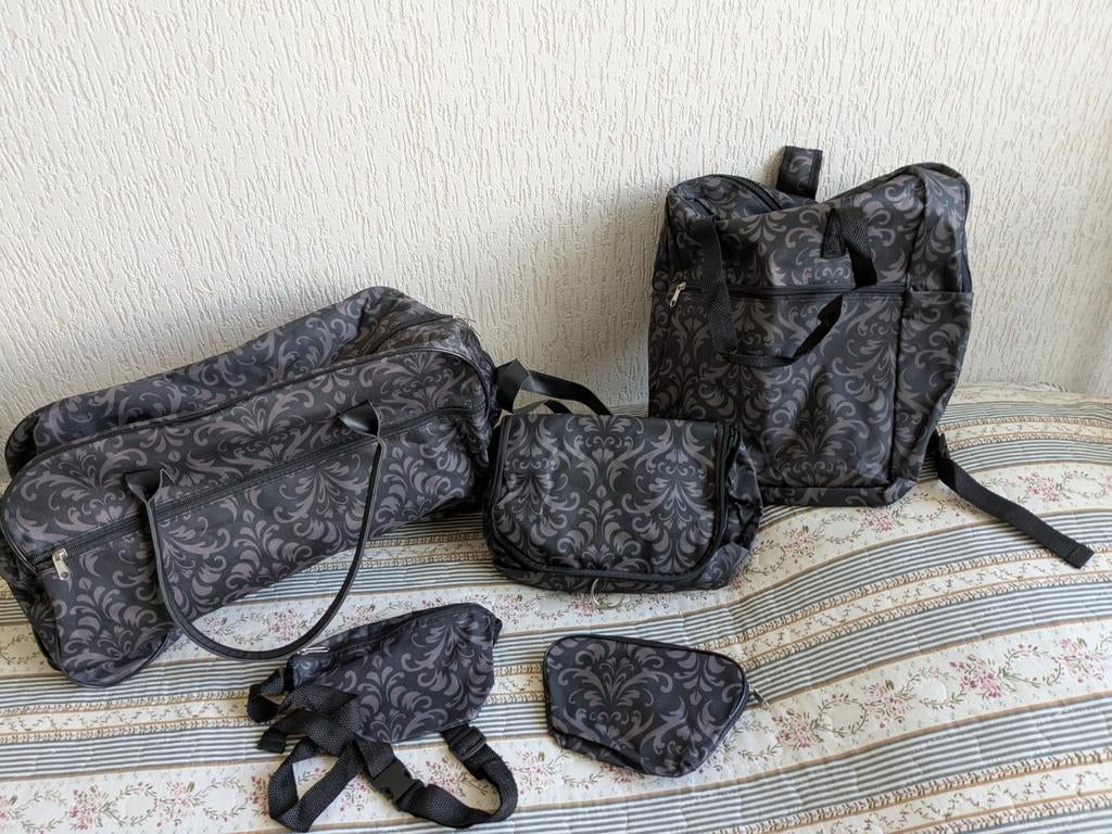 5 delig tassen set, ( is nieuw ), Ophalen of Verzenden, Nieuw, 30 cm of meer