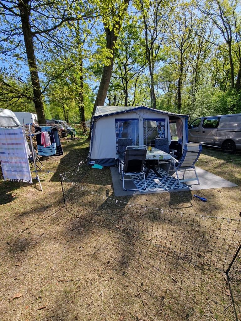 Nette Caravelair caravan met voortent en 2 luifels (4 pers.), Gascomfoor, Particulier, 500 - 750 kg, Dwarsbed