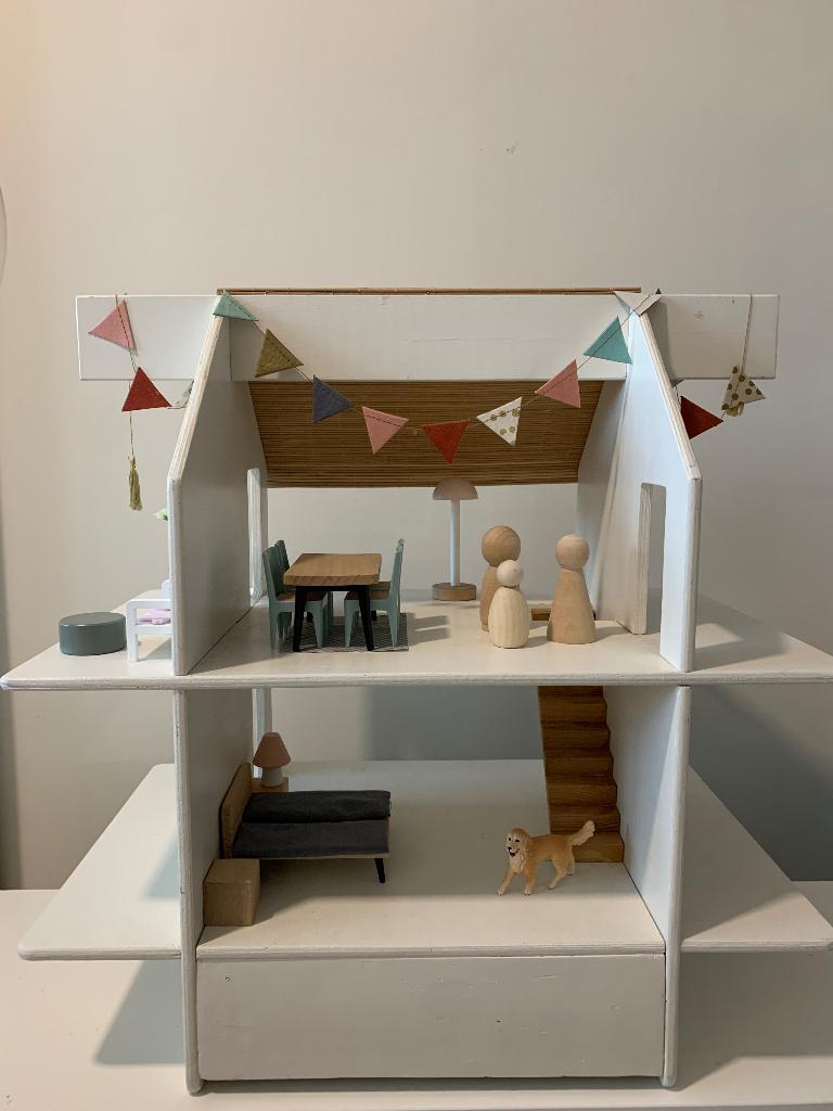 Houten poppenhuis wit, Ophalen of Verzenden, Gebruikt, Poppenhuis