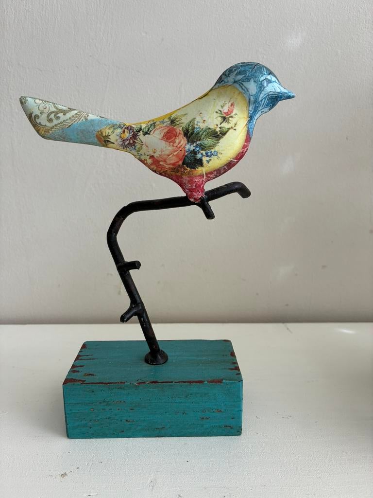 Leuke (blikken) vogel op tak, Ophalen of Verzenden, Zo goed als nieuw