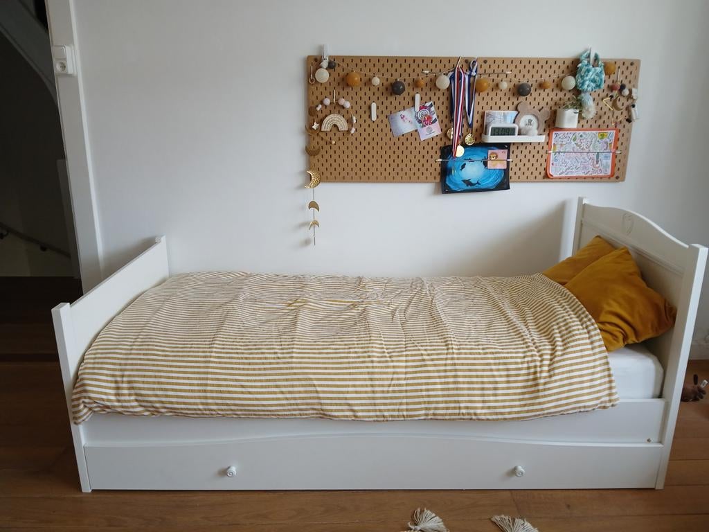 1p bed en bijpassende ladekast voor meisjes., Gebruikt, 90 cm, Eenpersoons, Wit