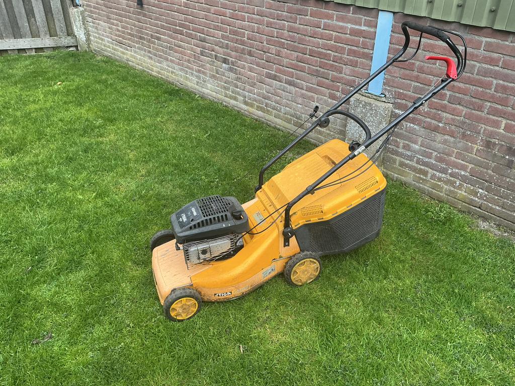 Stiga grasmaaier zelfrijdend, Ophalen, Cirkelmaaier, Gebruikt, Opvangbak