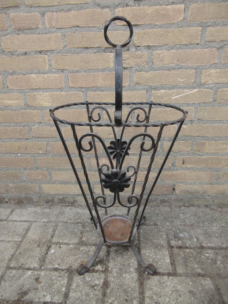 IJzeren smeedijzeren paraplubak, Ophalen of Verzenden, Gebruikt, Metaal