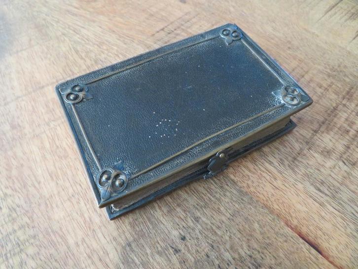 Antiek religieus boekje met koper beslag, Antiek en Kunst, Antiek | Boeken en Bijbels, Ophalen of Verzenden