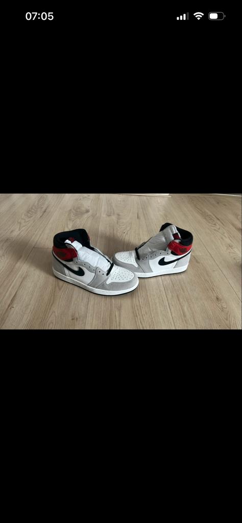 Nike Air Jordan 1 High Smoke Grey - Nieuw, Kleding | Dames, Schoenen, Nieuw, Ophalen of Verzenden, Sneakers of Gympen, Grijs