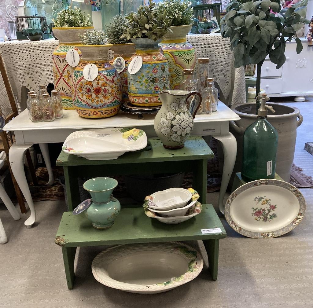 Brocante salontafel - opstapje - vaas - kruiken - schaaltjes, Antiek en Kunst, Curiosa en Brocante, Ophalen of Verzenden