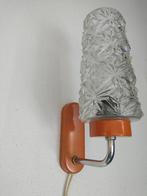 Vintage wandlampje met oranje accent en glazen kap, Antiek en Kunst, Ophalen of Verzenden
