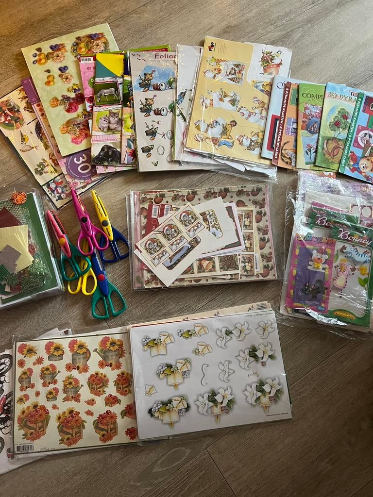 Plaatjes, scharen en ponsen €10,00, Ophalen, Zo goed als nieuw, Overige thema's