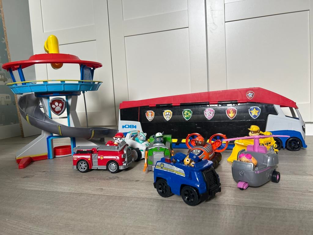 Paw Patrol set met uitkijktoren en voertuigen, Kinderen en Baby's, Ophalen, Gebruikt
