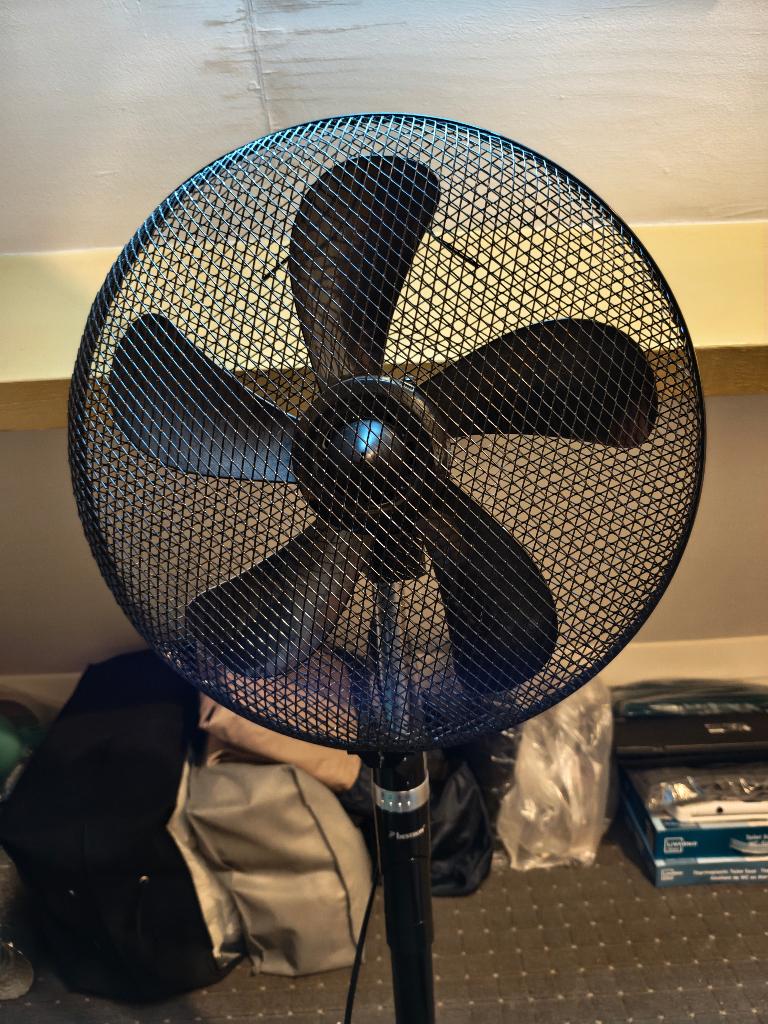 Bestron ventilator 3 standen, Ophalen, Zo goed als nieuw, Statiefventilator
