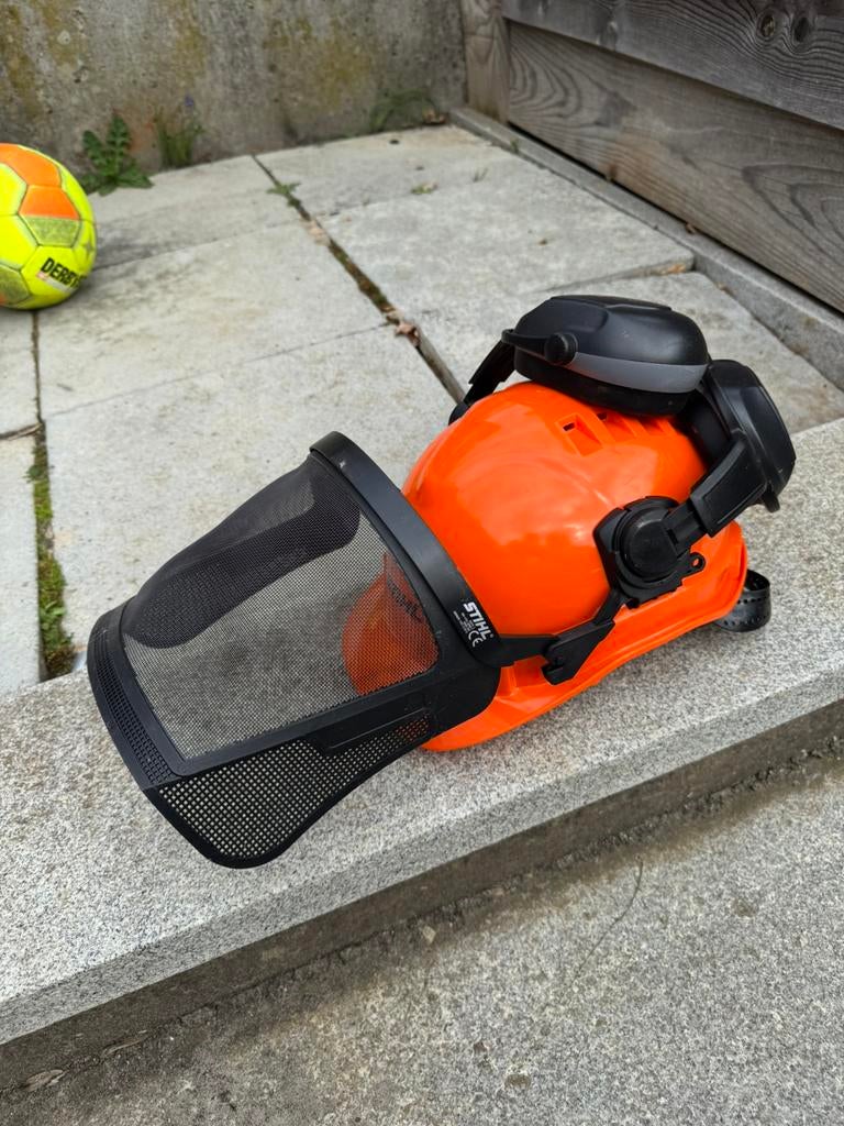Nieuwe veiligheidshelm Stihl, Ophalen of Verzenden, Zo goed als nieuw, Benzine