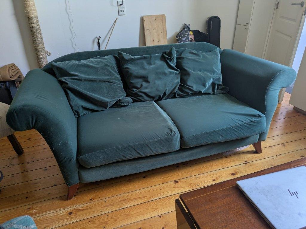 Groene bank, gratis, Huis en Inrichting, Banken | Bankstellen, Gebruikt, Rechte bank, Tweepersoons, 150 tot 200 cm, 75 tot 100 cm