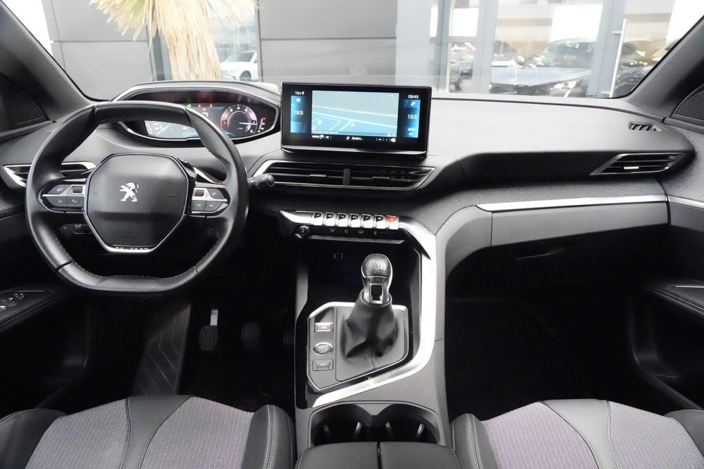 Peugeot 3008 1.2 PureTech Allure Pack Business 131pk Navigat, Voorwielaandrijving, Gebruikt, 1199 cc, Leder en Stof