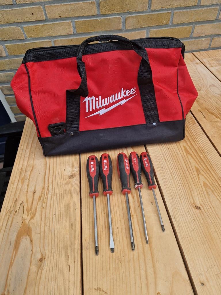 Milwaukee gereedschaptas met gereedschap, Doe-het-zelf en Verbouw, Gereedschap | Handgereedschap, Ophalen