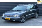 Volvo V70 2.5 T AWD Geartronic Titanium | Leder | Xenon | Tr, Automaat, Beige, 2521 cc, Stoelverwarming
