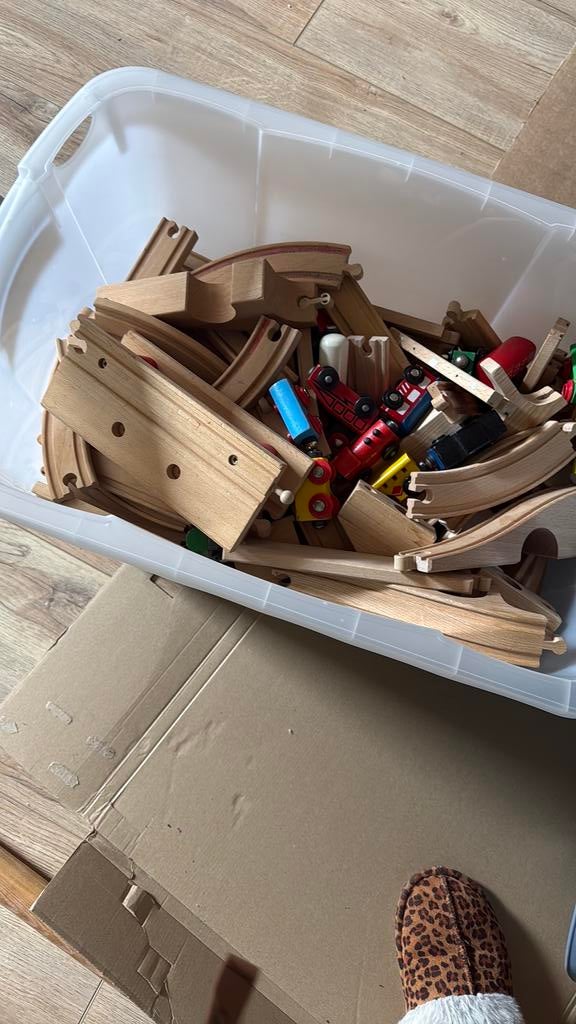 Houten treinspoor met treintjes, Kinderen en Baby's, Speelgoed | Houten speelgoed, Ophalen of Verzenden, Gebruikt, Overige typen