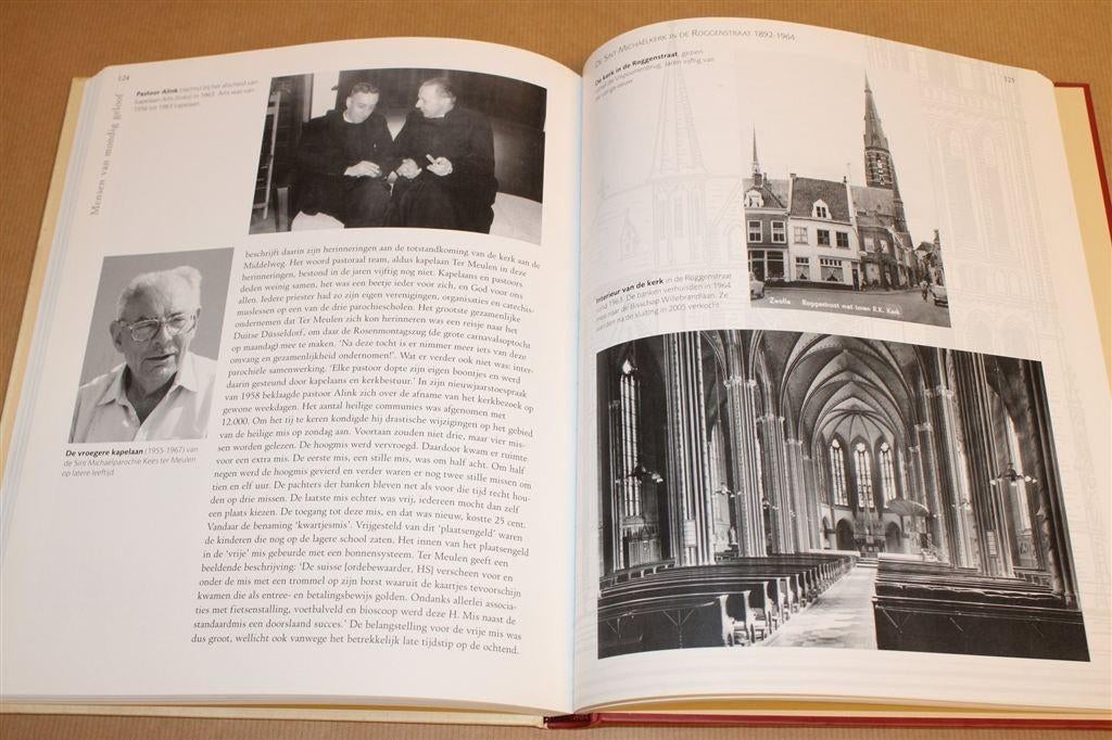 Katholiek Leven in Zwolle — Geschiedenis Michaëlparochie, Ophalen of Verzenden, Zo goed als nieuw