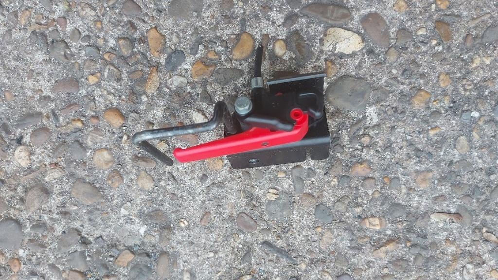 Motorkap opener hendel Partner 2007, Ophalen of Verzenden