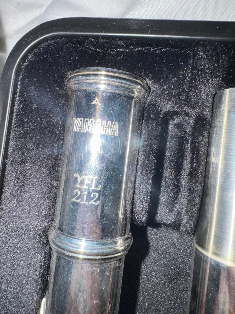 Yamaha YFL-212 Dwarsfluit - Zo goed als nieuw met toebehoren, Muziek en Instrumenten, Blaasinstrumenten | Dwarsfluiten en Piccolo's