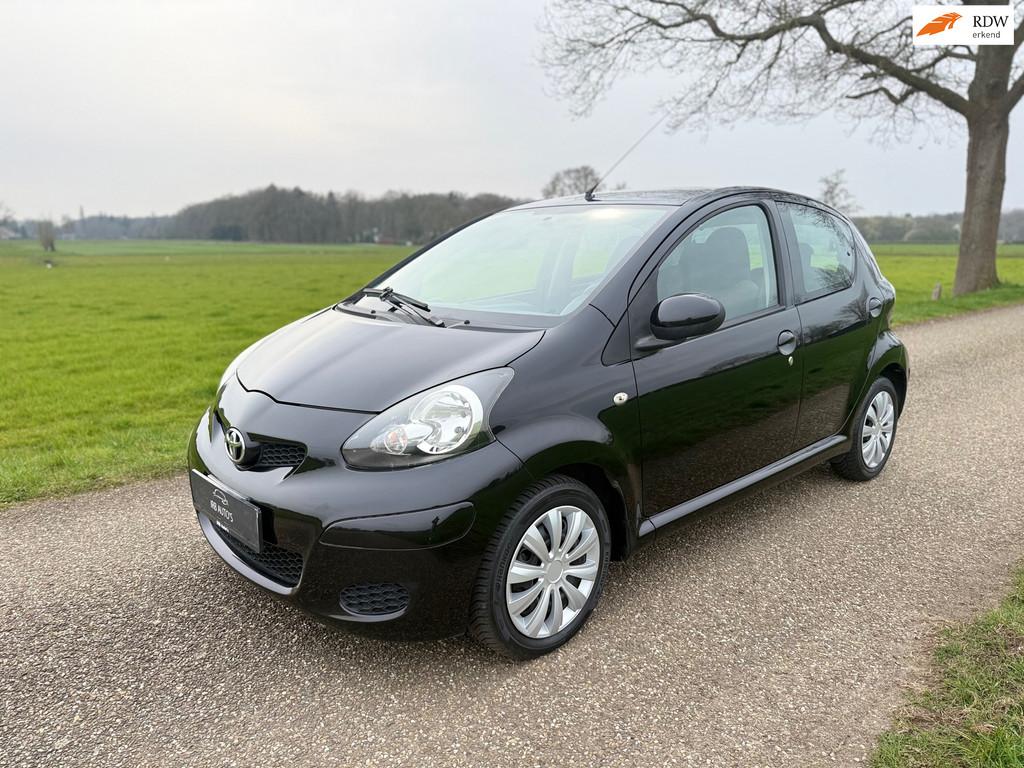 Toyota Aygo 1.0-12V AIRCO / ELEK. RAMEN / NIEUWE APK, Voorwielaandrijving, 4 stoelen, Origineel Nederlands, Handgeschakeld