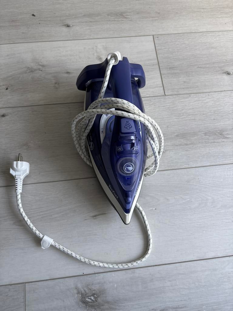 Tefal Strijkijzer - Goede staat, Witgoed en Apparatuur, Strijkijzers en Strijkplanken, Ophalen of Verzenden, Gebruikt, Strijkijzer met snoer
