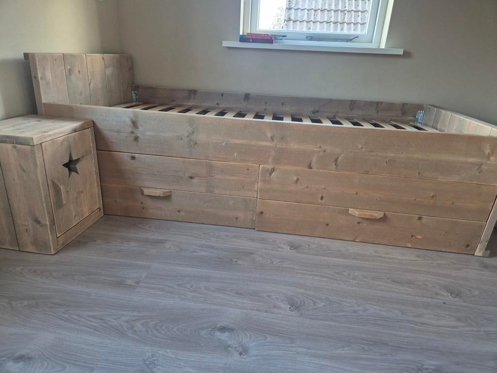 Steigerhouten bed met lades en nachtkastje, Ophalen, Eenpersoons, Steigerhout, 90 cm