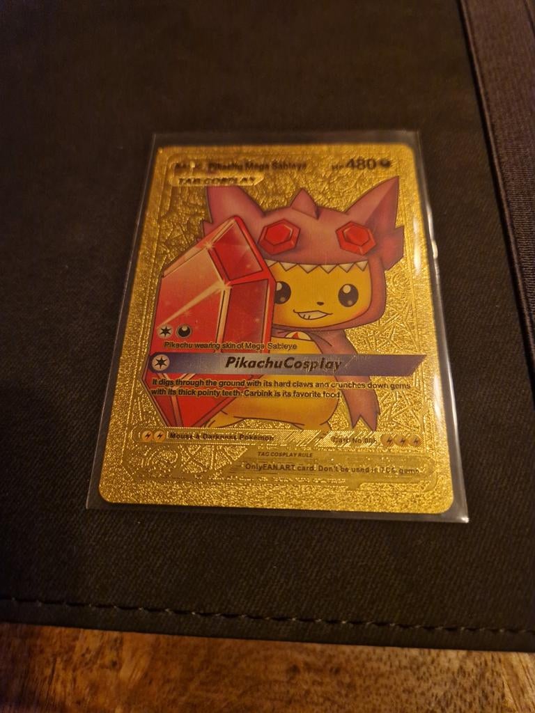 Pikachu Cosplay Mega Sableye Gouden Pokémon Kaart, Ophalen of Verzenden, Zo goed als nieuw, Losse kaart, Foil