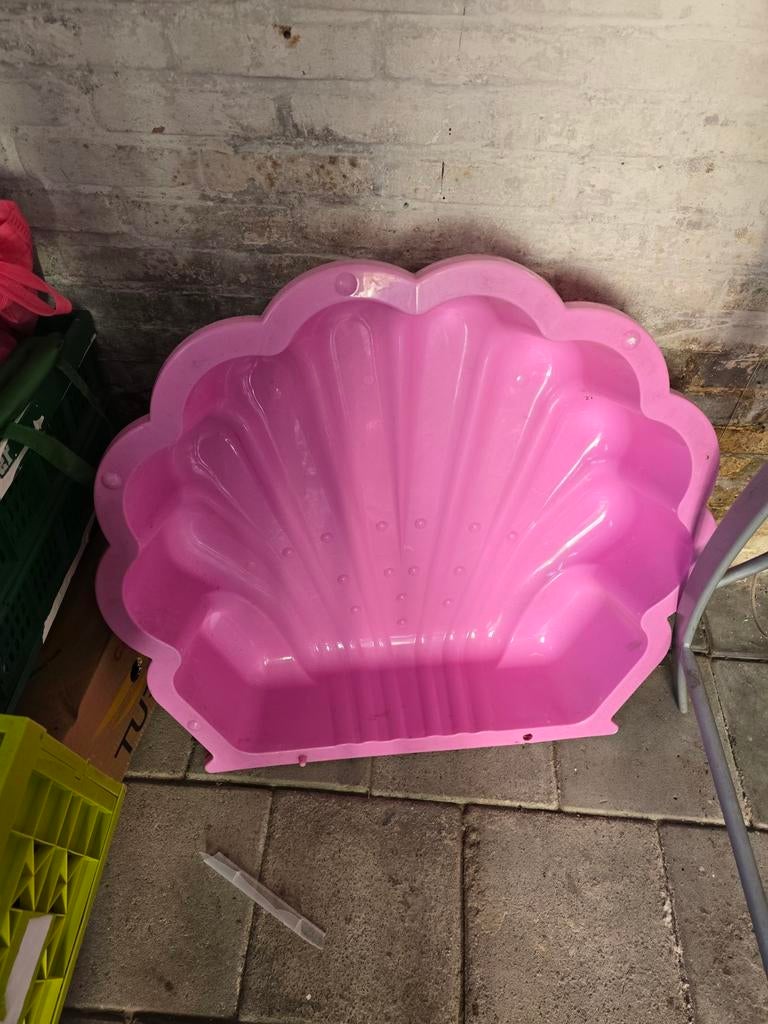 Roze schelp zandbak voor kinderen, Ophalen, Gebruikt