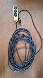Degelijk Verlengsnoer 20 Meter met 3 Stopcontacten, Ophalen of Verzenden, Gebruikt, Kabel of Snoer