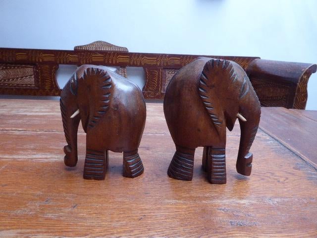 2 mooi vormgegeven houten olifanten, Ophalen of Verzenden