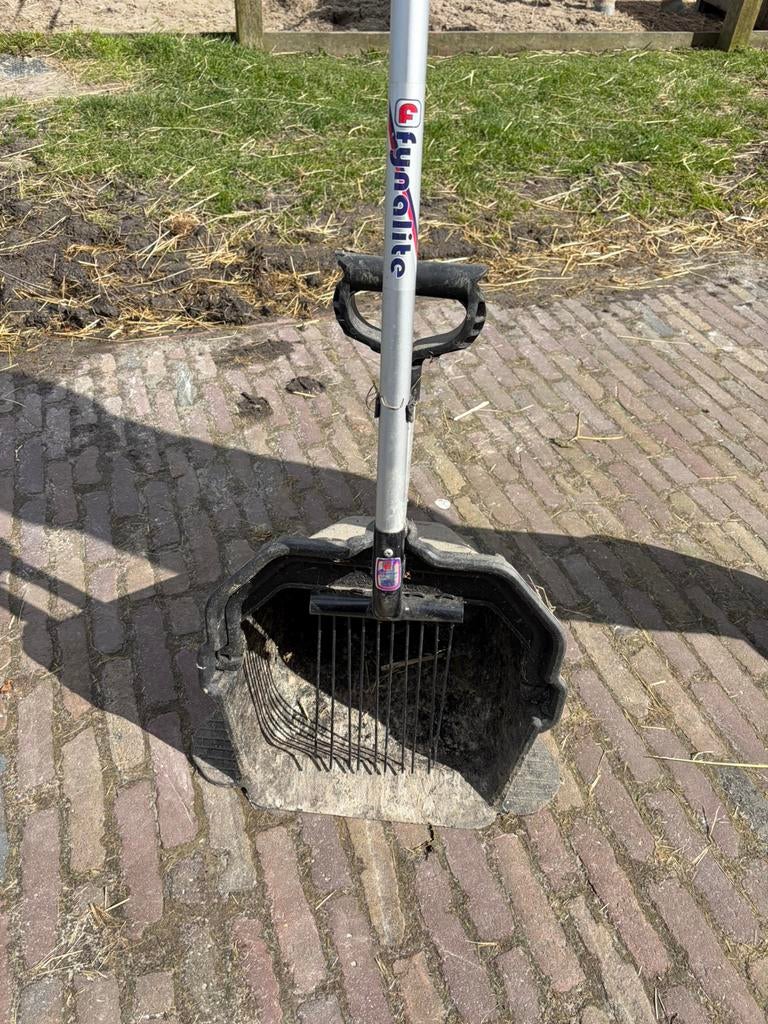 Mestboy met hark, Ophalen, Gebruikt