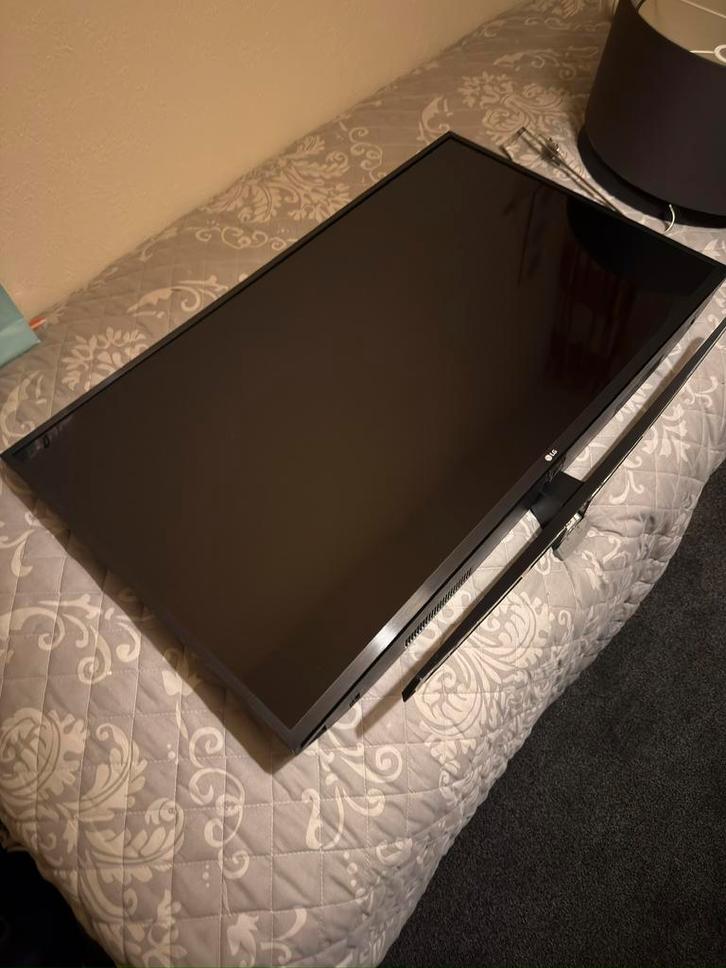 43 inch LG televisie met blauwe waas, Audio, Tv en Foto, Televisies, Gebruikt, LED, 100 cm of meer, 4k (UHD), LG, 50 Hz, Smart TV