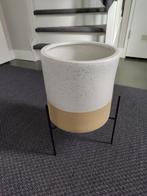 Bloempot met voet, Tuin en Terras, Bloempotten, Rond, Zo goed als nieuw, Minder dan 40 cm, Aardewerk