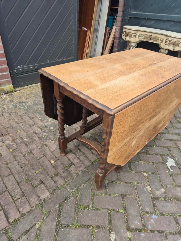 Klassieke klaptafel 'crust edge', Ophalen