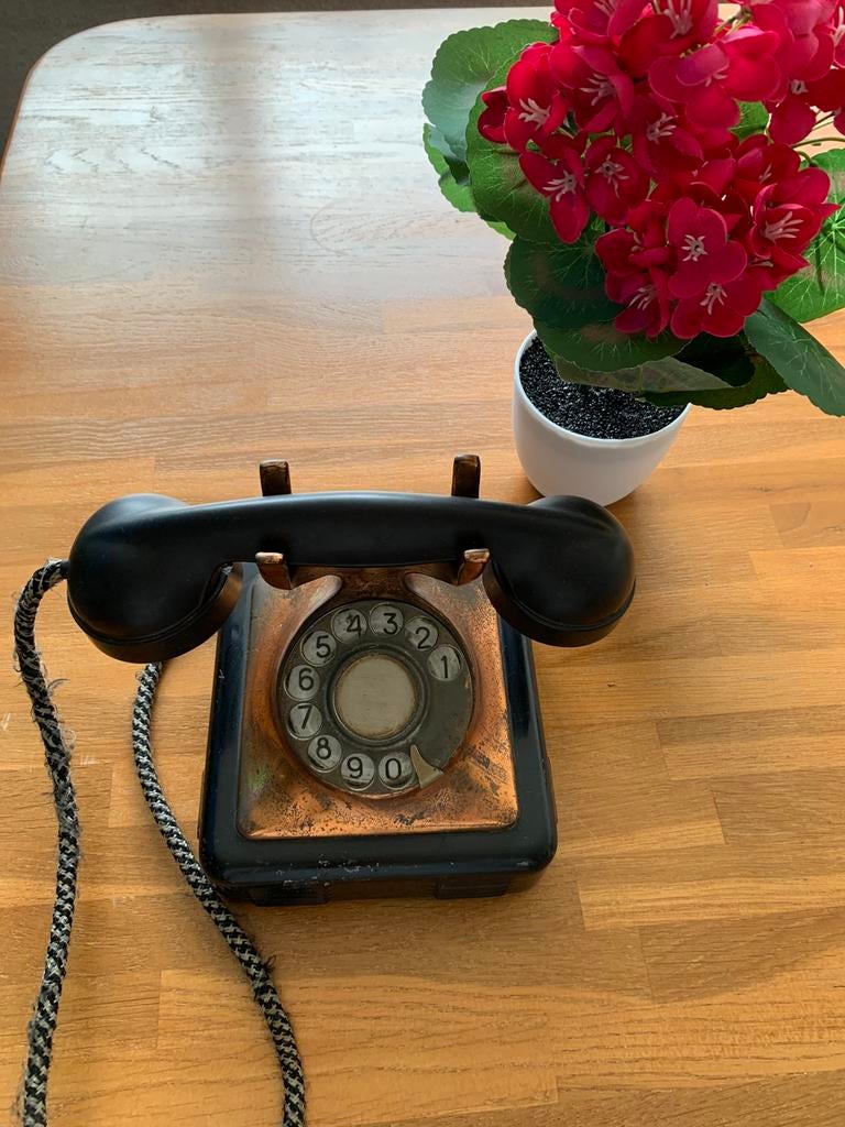 Retro draaischijf telefoon te koop €50, Ophalen, Met draaischijf