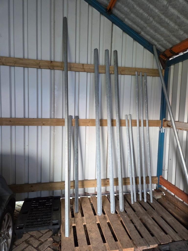 12 div gegalvaniseerde hoekijzers, Doe-het-zelf en Verbouw, Ophalen, 250 mm of meer