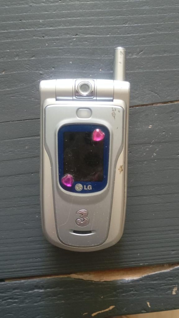 Vintage LG flip phone, Telecommunicatie, Mobiele telefoons | LG, Overige systemen, Fysiek toetsenbord, Refurbished, Inklapmodel