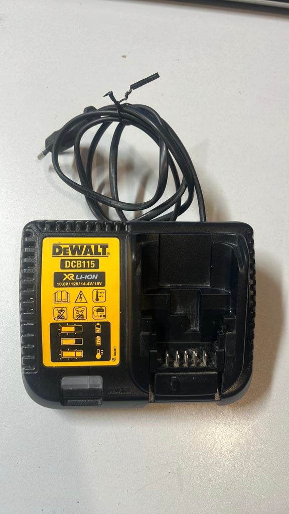 Dewalt Lader met accu, Ophalen of Verzenden, Zo goed als nieuw